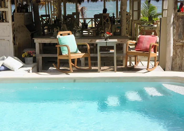 Punta Piedra Hotel 3*